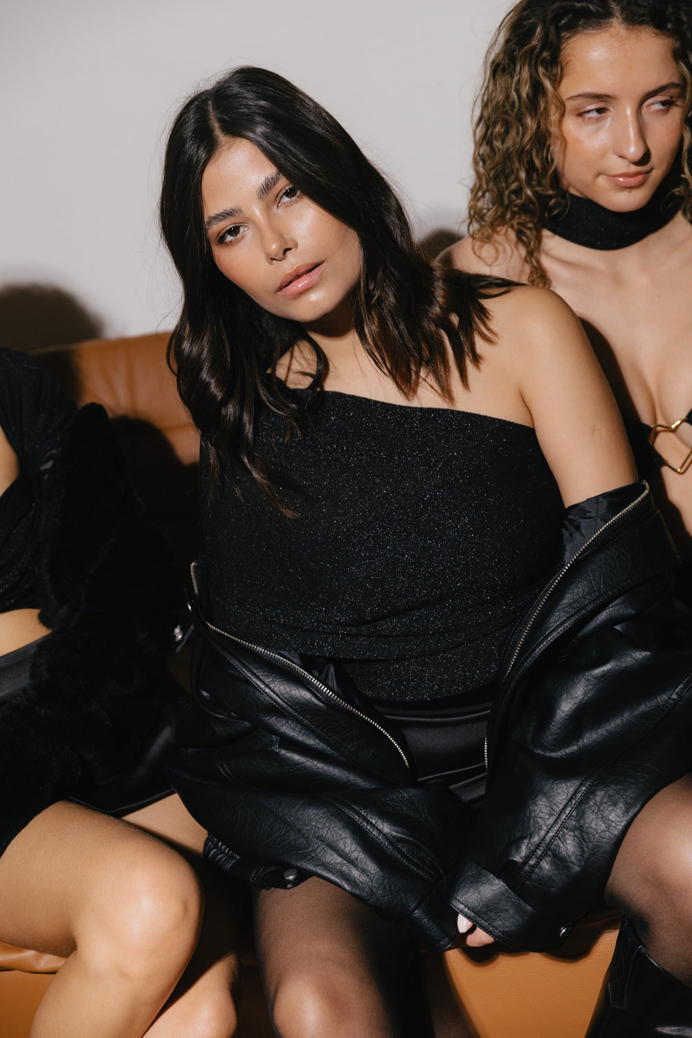 TON INDISPENSABLE NOIR PAILLETÉ