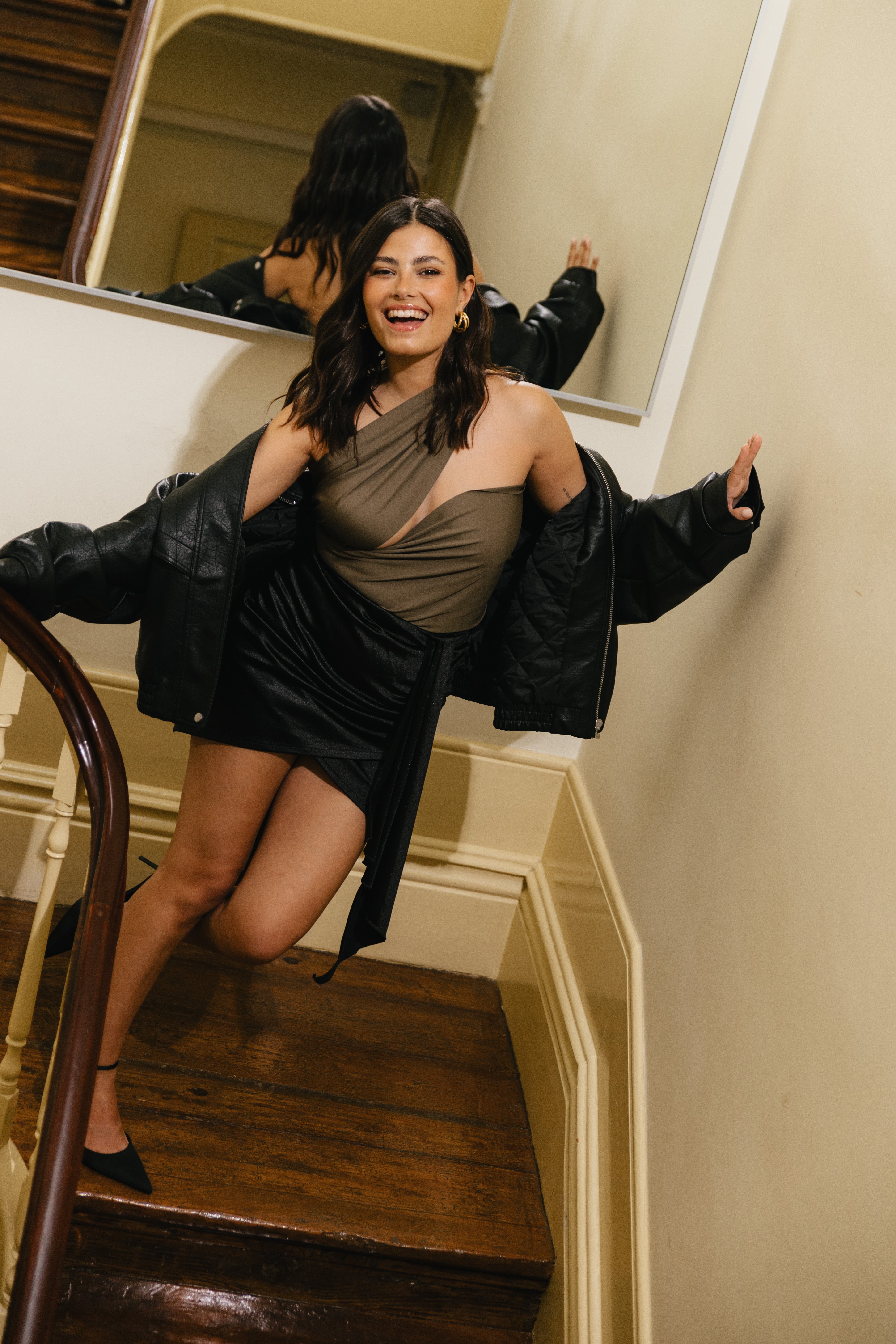 🎁 YOUR ESSENTIAL KHAKI (free gift)