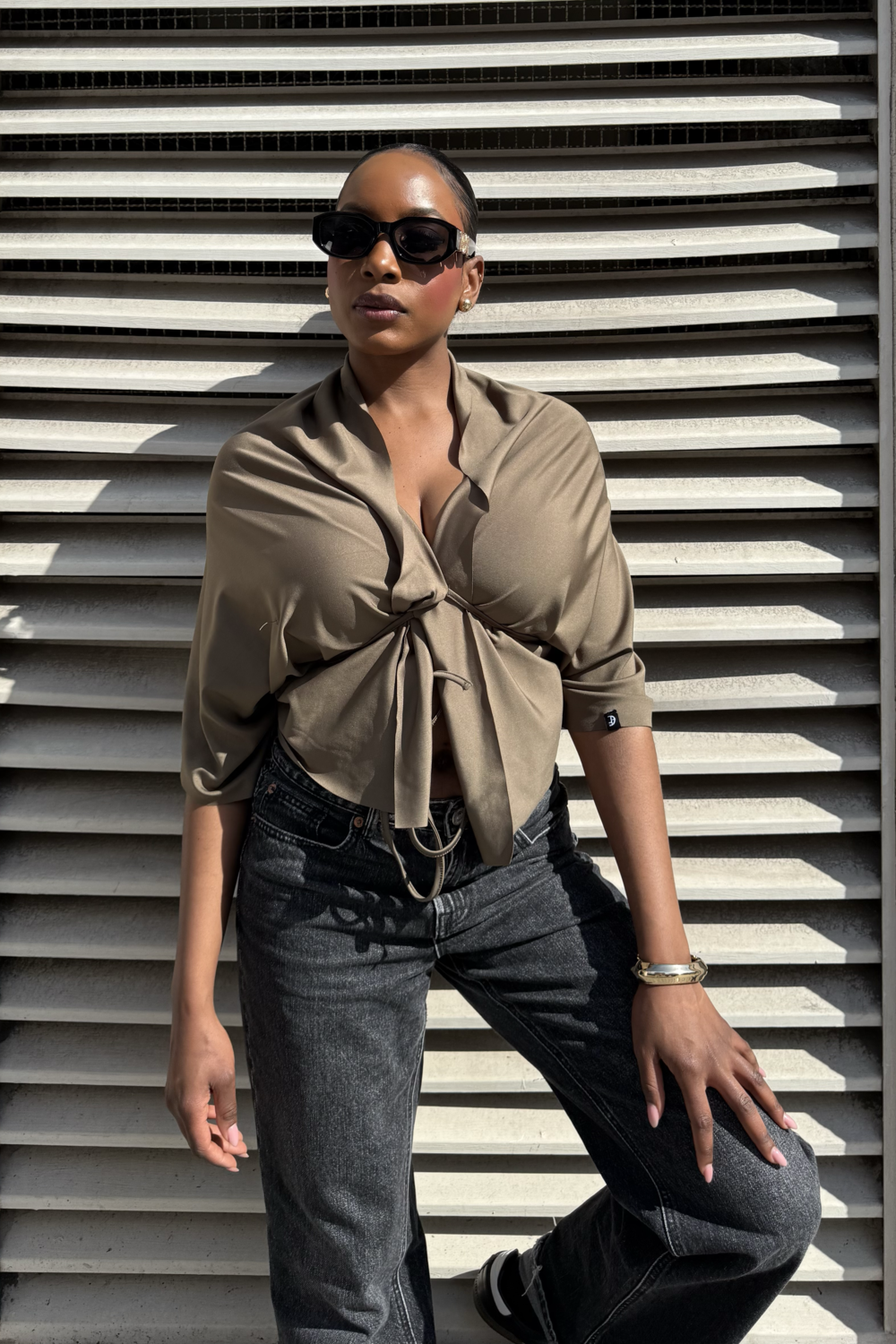 L'INCONTOURNABLE HAUT-JUPE KHAKI